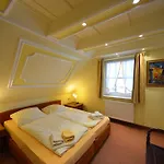 Reethauser Boddenstr. 17 *