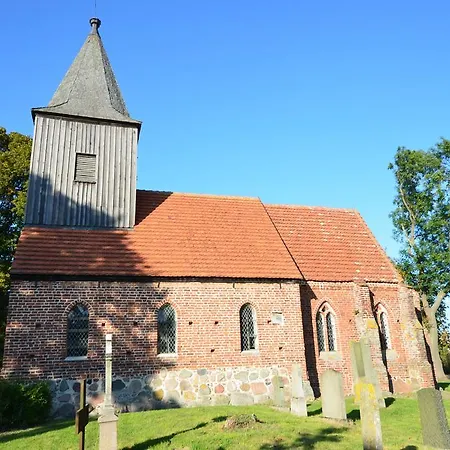 Reethauser Boddenstr. 17 *