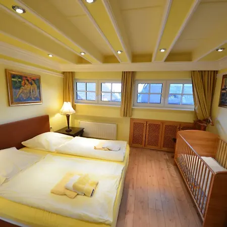 Reethauser Boddenstr. 17 *